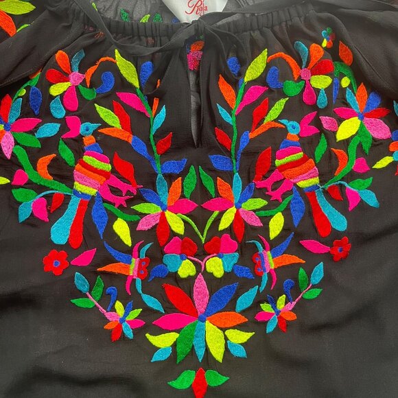 SIZE M Roja Mexican Style Embroidered Black Sheer Peasant Top Folk Art Otomi - Picture 5 of 10